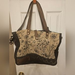 Myra Bag